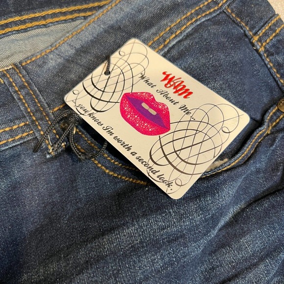 NWT What About Me 'WAM' Womens Denim Jeans 16/17W Distressed Embroidered Stretch - Picture 5 of 8